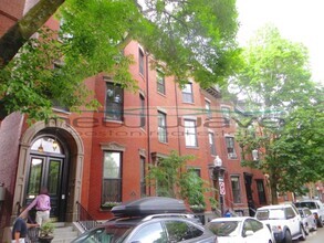 Building Photo - 68 Waltham St