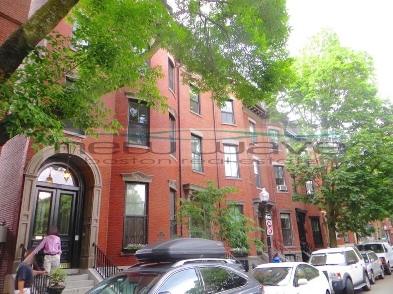 Primary Photo - 68 Waltham St