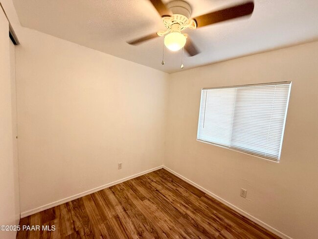 Building Photo - 950 Tumbleweed Dr