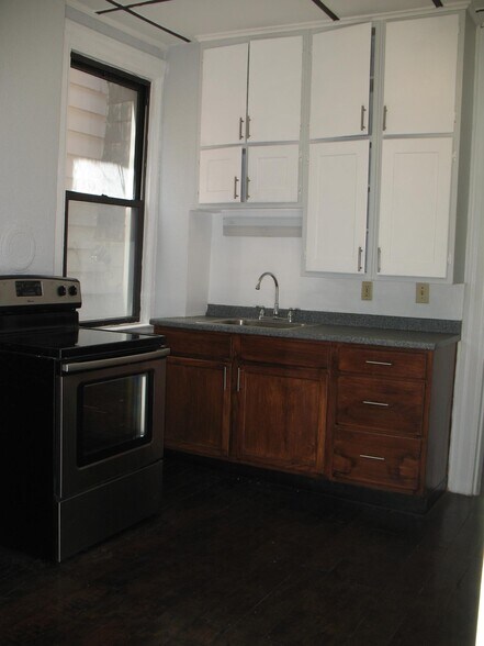 Building Photo - 1170 South Ave