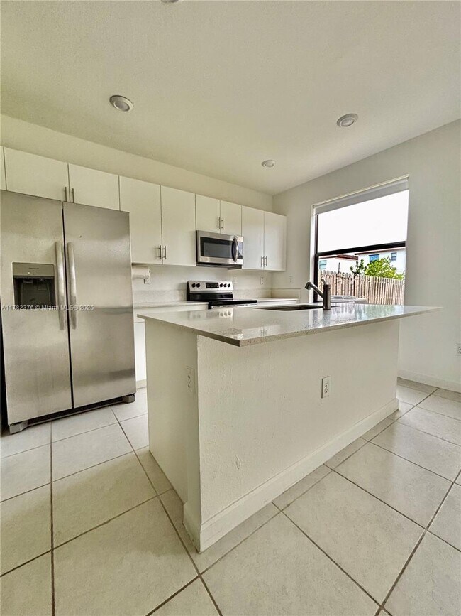 Building Photo - 25556 SW 108th Ave