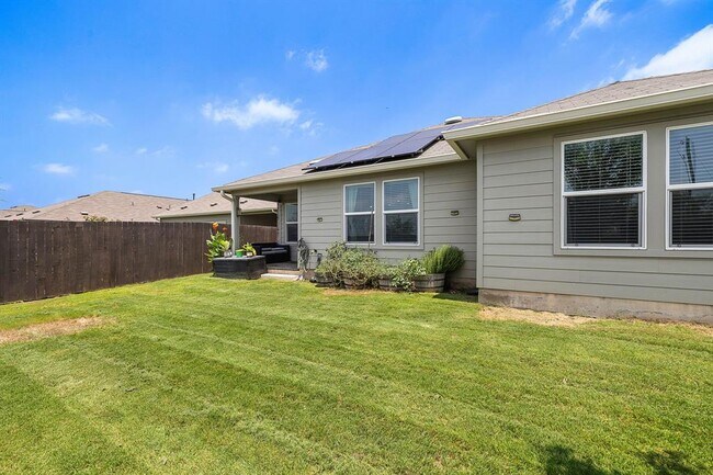 Building Photo - 424 Sebring Cir