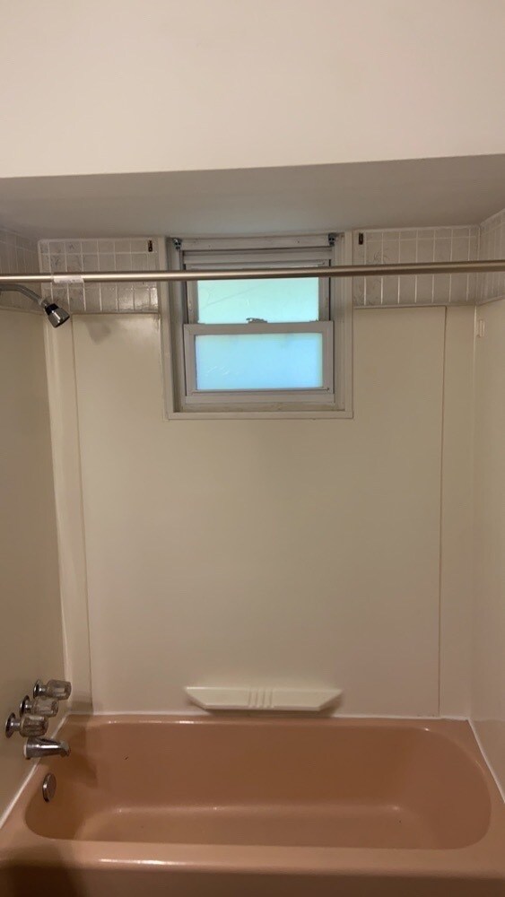 Building Photo - 536 S Main St