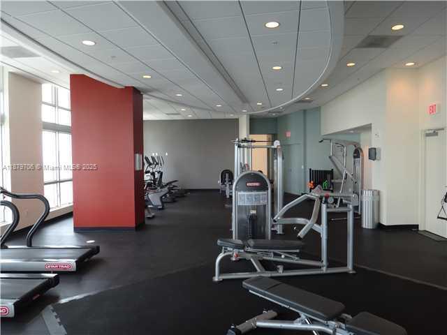 Building Photo - 300 S Biscayne Blvd