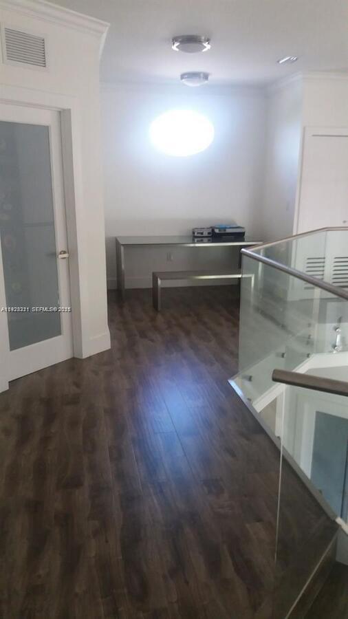 Building Photo - 7903 NW 111th Ct