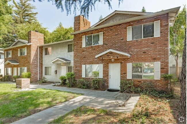 Primary Photo - Spacious 4 Bedroom Townhomes in Chico – $1...