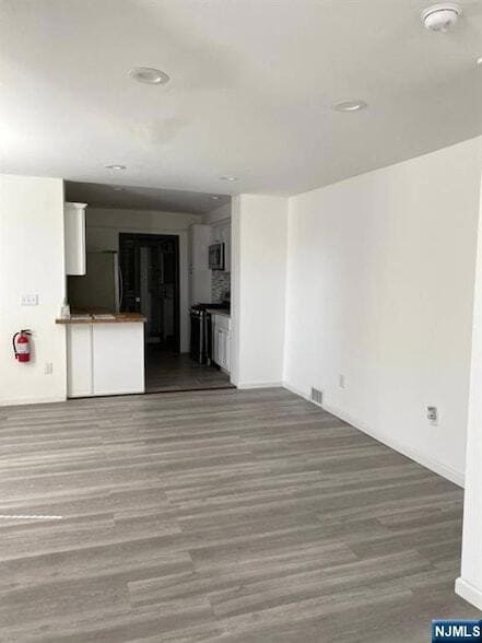 Building Photo - 454 Undercliff Ave