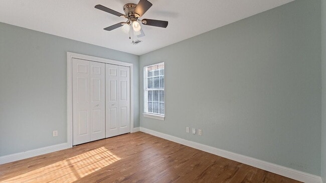 Building Photo - Cozy Fayetteville Home Near Trails & Dining