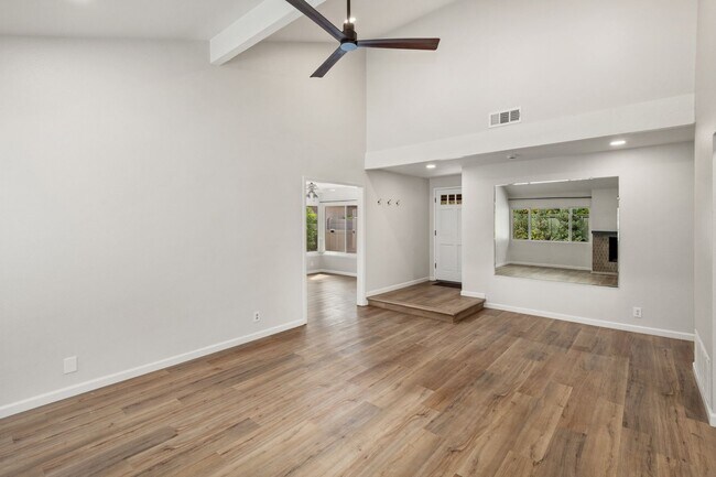 Building Photo - 4111 Reyes St
