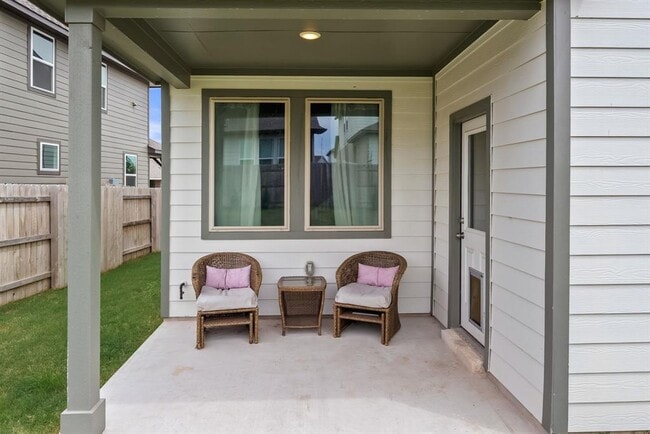 Building Photo - 217 McCrae Dr