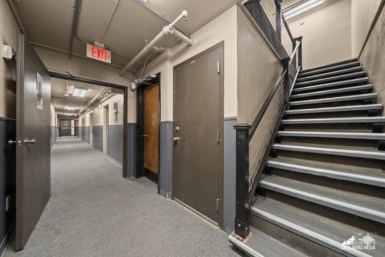 Building Photo - 618 Gambell St