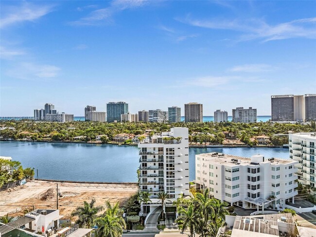 Building Photo - 9901 E Bay Harbor Dr