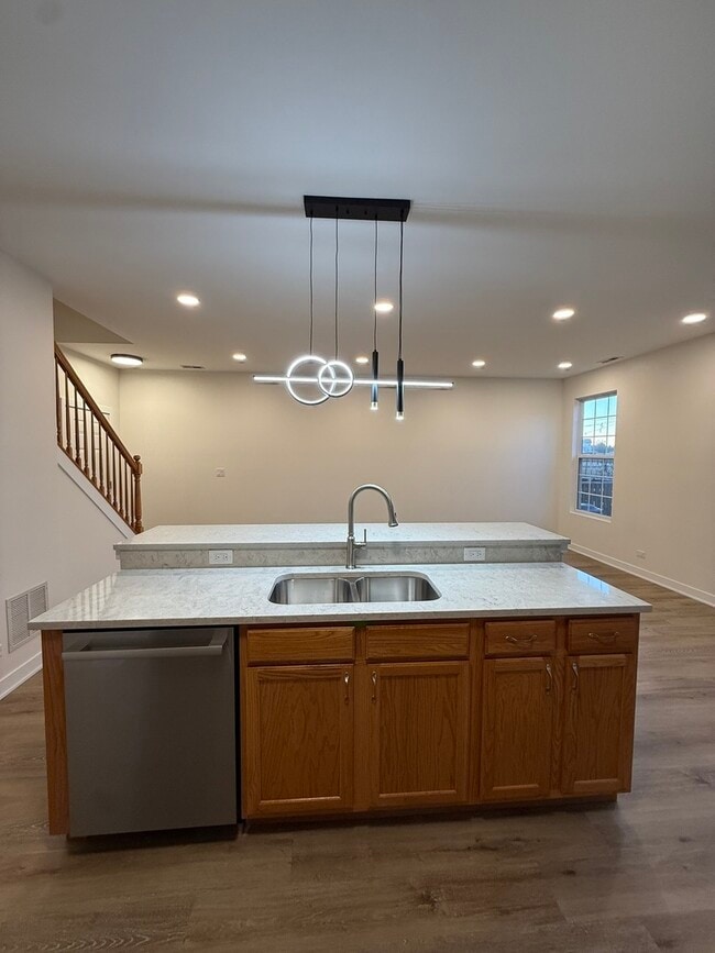 Building Photo - 16212 Golf View Dr