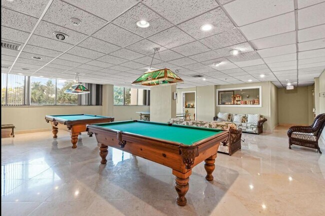 Building Photo - 5600 N Flagler Dr