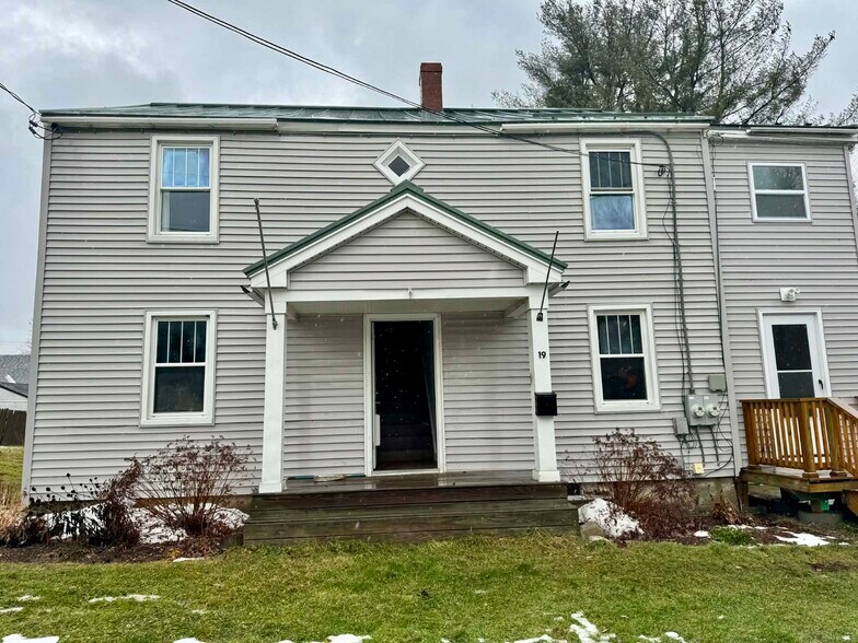 Building Photo - 19 Sterling St