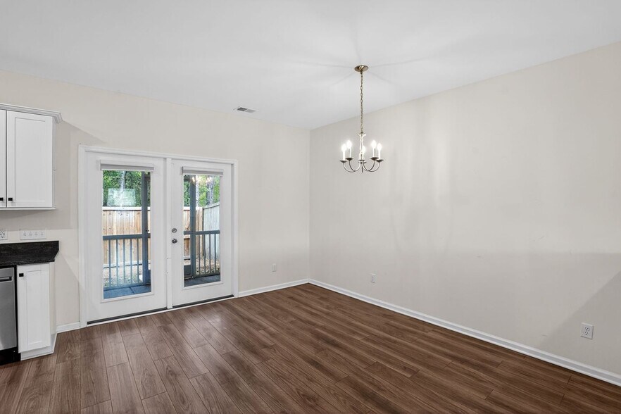 Building Photo - 224 Swallowtail Ln
