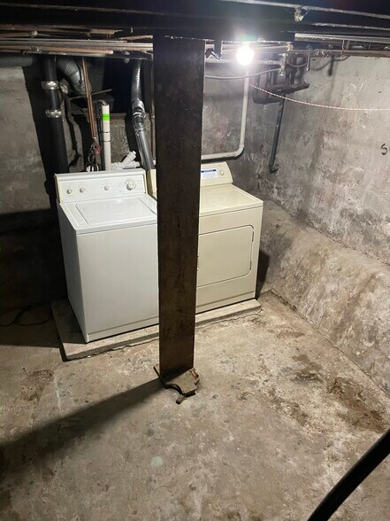 Building Photo - 715 Minor Ave