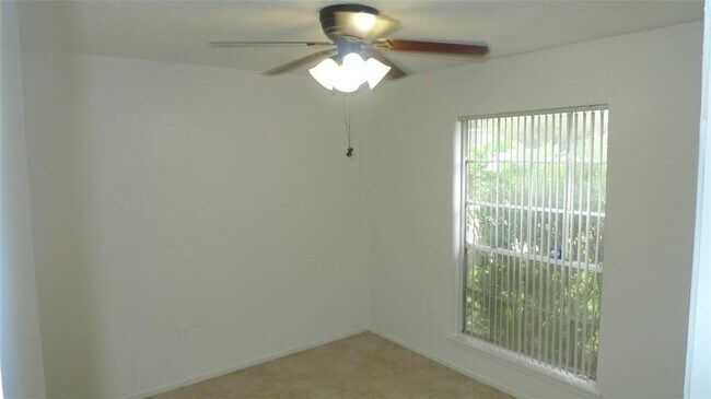 Building Photo - 11311 Verlaine Dr
