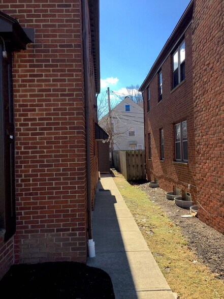 Building Photo - 2199 Cranston Rd