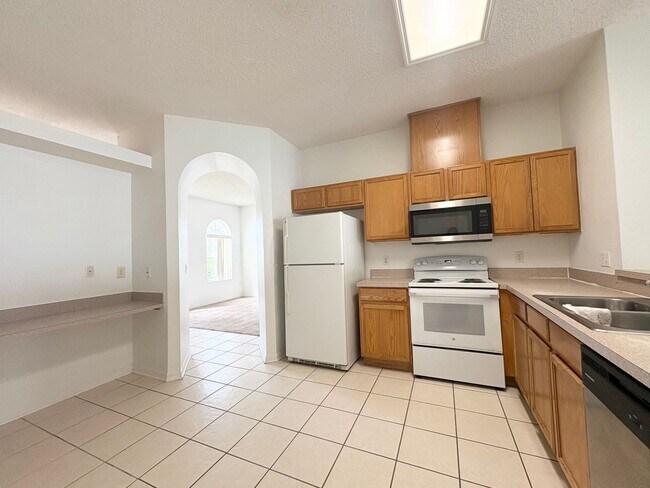 Building Photo - Fantastic Lake Nona area 4 BR 2 BA home in...