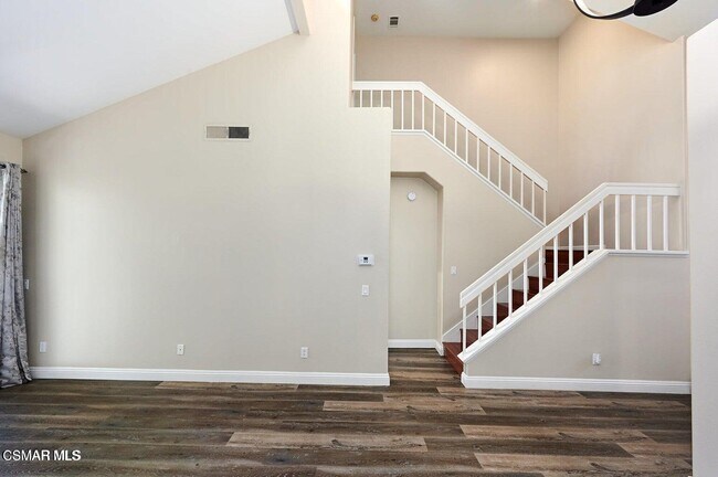 Building Photo - 4827 La Vella Dr