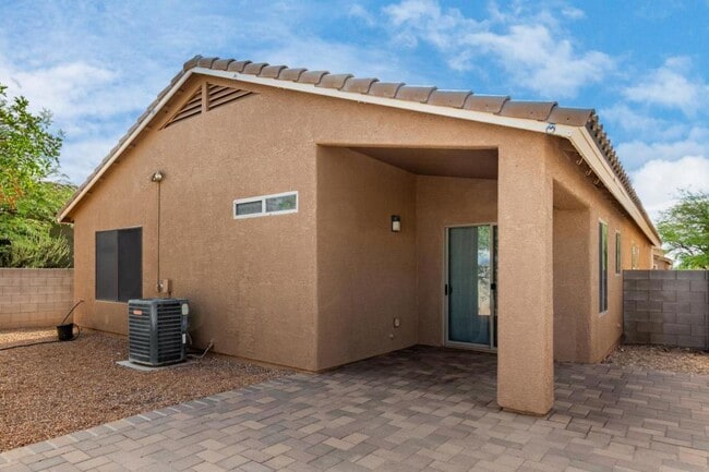 Building Photo - 8431 S Egyptian Dr