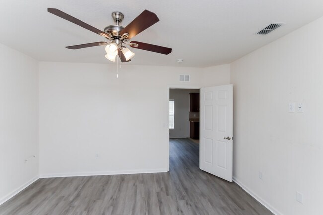 Building Photo - 236 Abernathy Cir