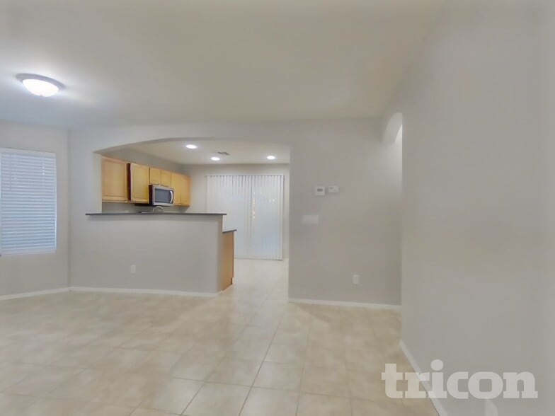 Building Photo - 15456 W Desert Mirage Dr