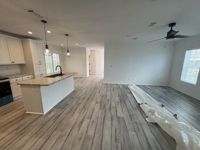 Building Photo - 3055 Lamplighter Dr