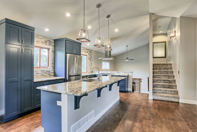 Building Photo - 4 Bedroom home in Fort Collins