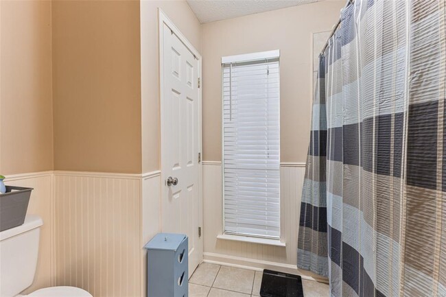 Building Photo - 105 Foxwood Ct