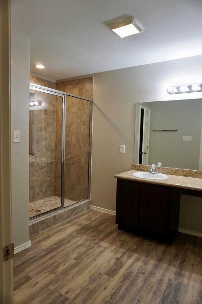 Building Photo - 4307 Regina Dr