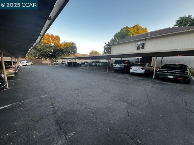 Building Photo - 4260 Clayton Rd