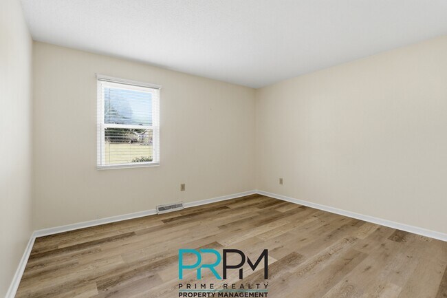 Building Photo - 5 Parkstone Ct