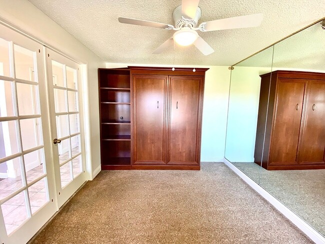 Building Photo - Lovely Highlands Home w/a View Available 7...