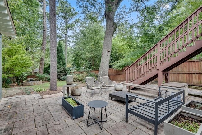 Building Photo - 953 Gilbert St SE