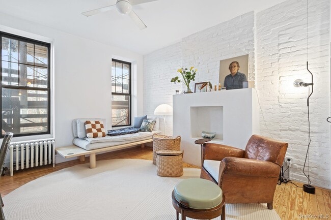 Building Photo - 537 Clinton St