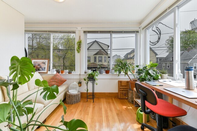 Building Photo - 33 Farragut Ave