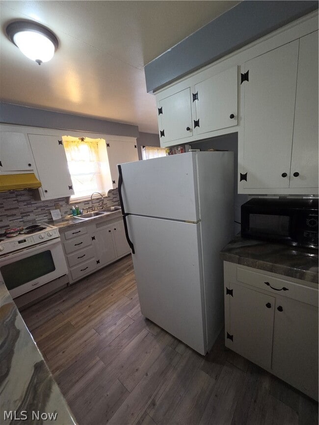 Building Photo - 4148 E 189th St