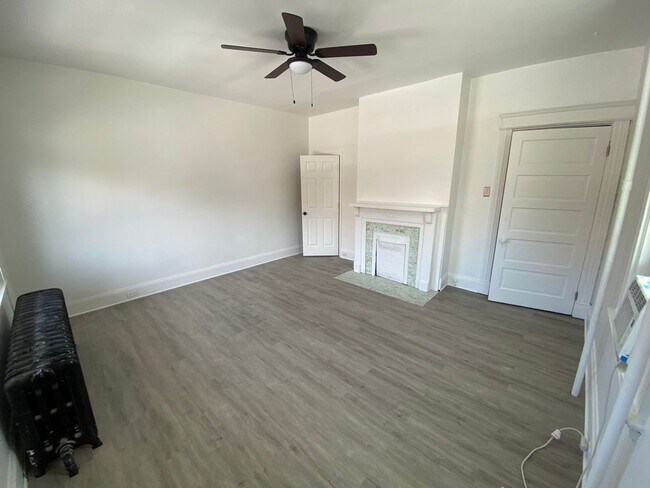 Building Photo - 2314 Victor St