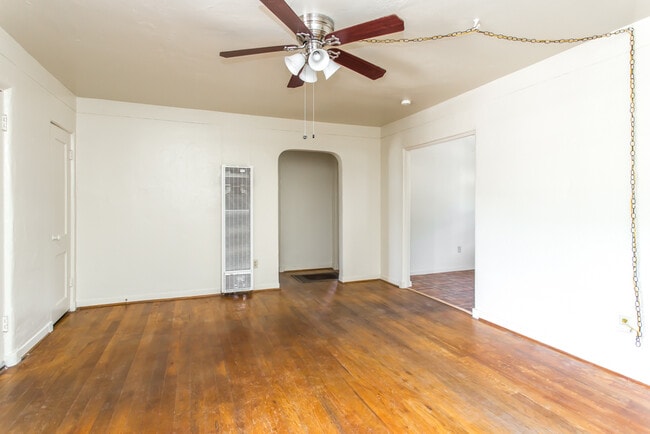 Building Photo - OLD TOWN NORTH VALLEY 2/BD 2/BA 1/CG