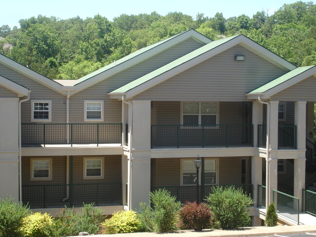 Building Photo - Condominium in The Oaks of Holiday Hills R...