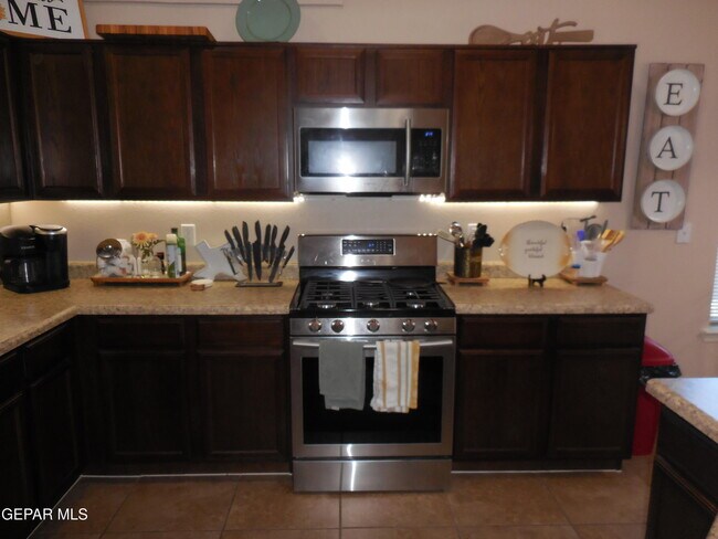 Building Photo - 12572 Paseo Lindo Dr