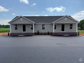 Building Photo - 105 Robins Way