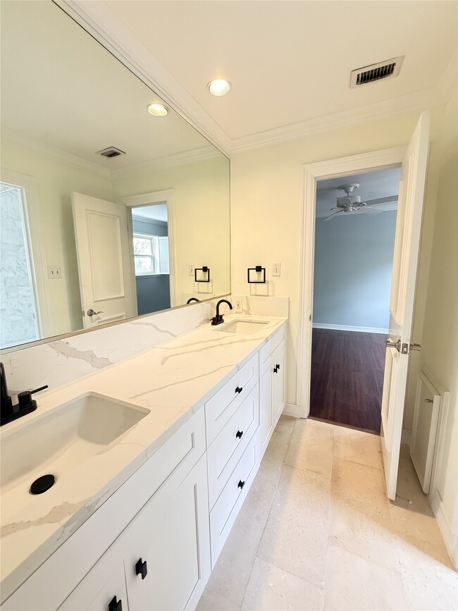 Building Photo - 314 Fox Briar Ln
