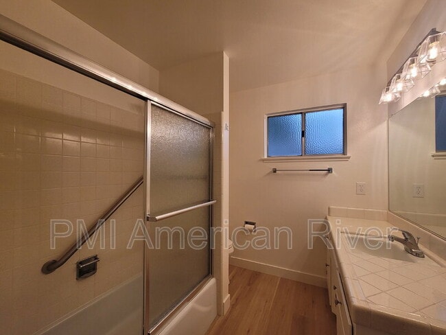 Building Photo - 6349 Seastone Way