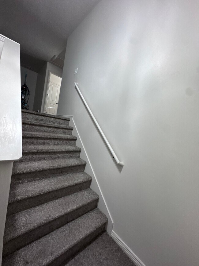 Building Photo - 673 N 2560 E