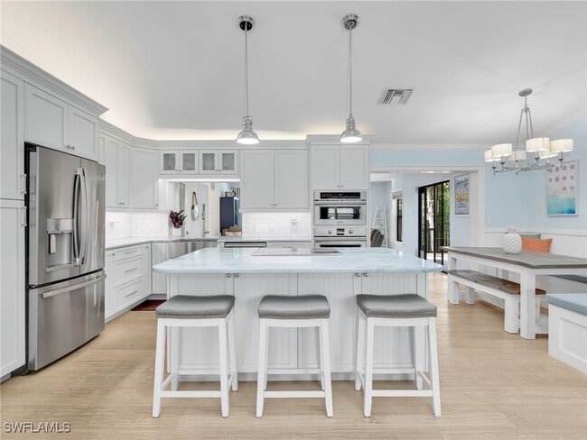 Building Photo - 188 Columbus Way