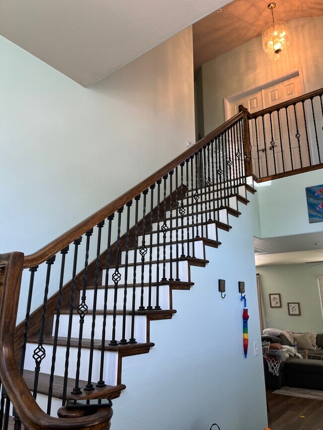 Building Photo - 30 Silver Birch Ln