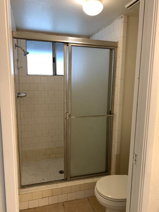 Building Photo - 4401 Parkwood Ct